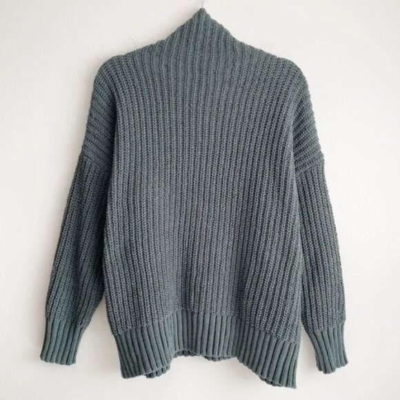 aerie - Oversized Chenille Turtleneck Sweater | Size Medium | Green Sage - Picture 5 of 6